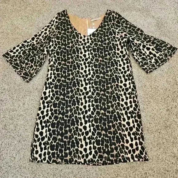 Belongsci Leopard V-Neck Mini Dress w/ Bell 3/4 Length Sleeves, Size… - Picture 1 of 5